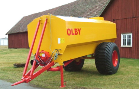 Gjødselvogn OLBY 12 000 ut kran