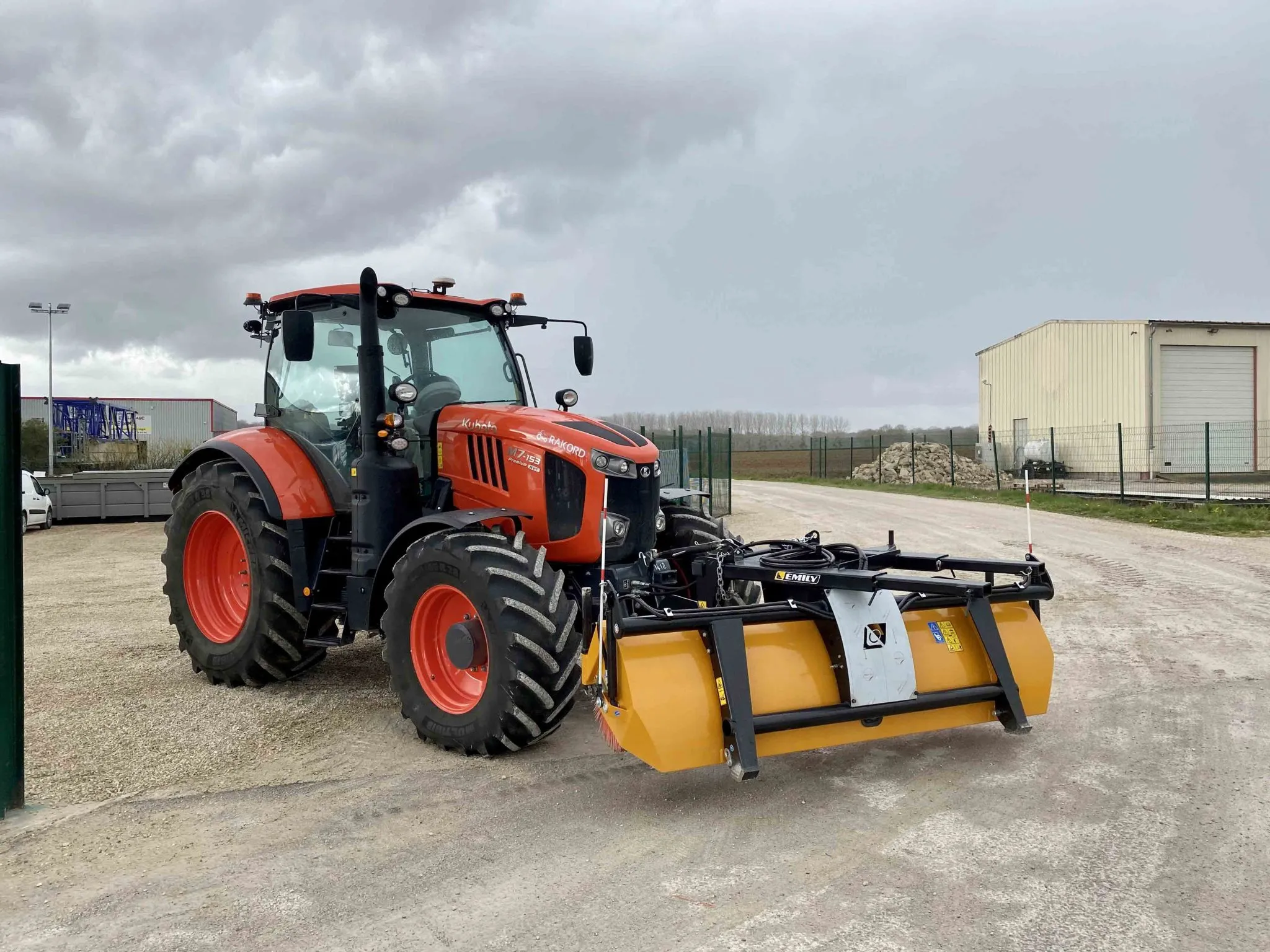 Feiemaskin til Traktor - pallegafler - industri - Aero Sweep
