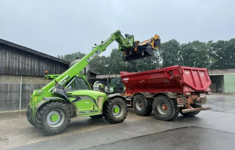 Frontmontert feiemaskin / Feiekost - traktor, kompaktlaster, teleskoplaster